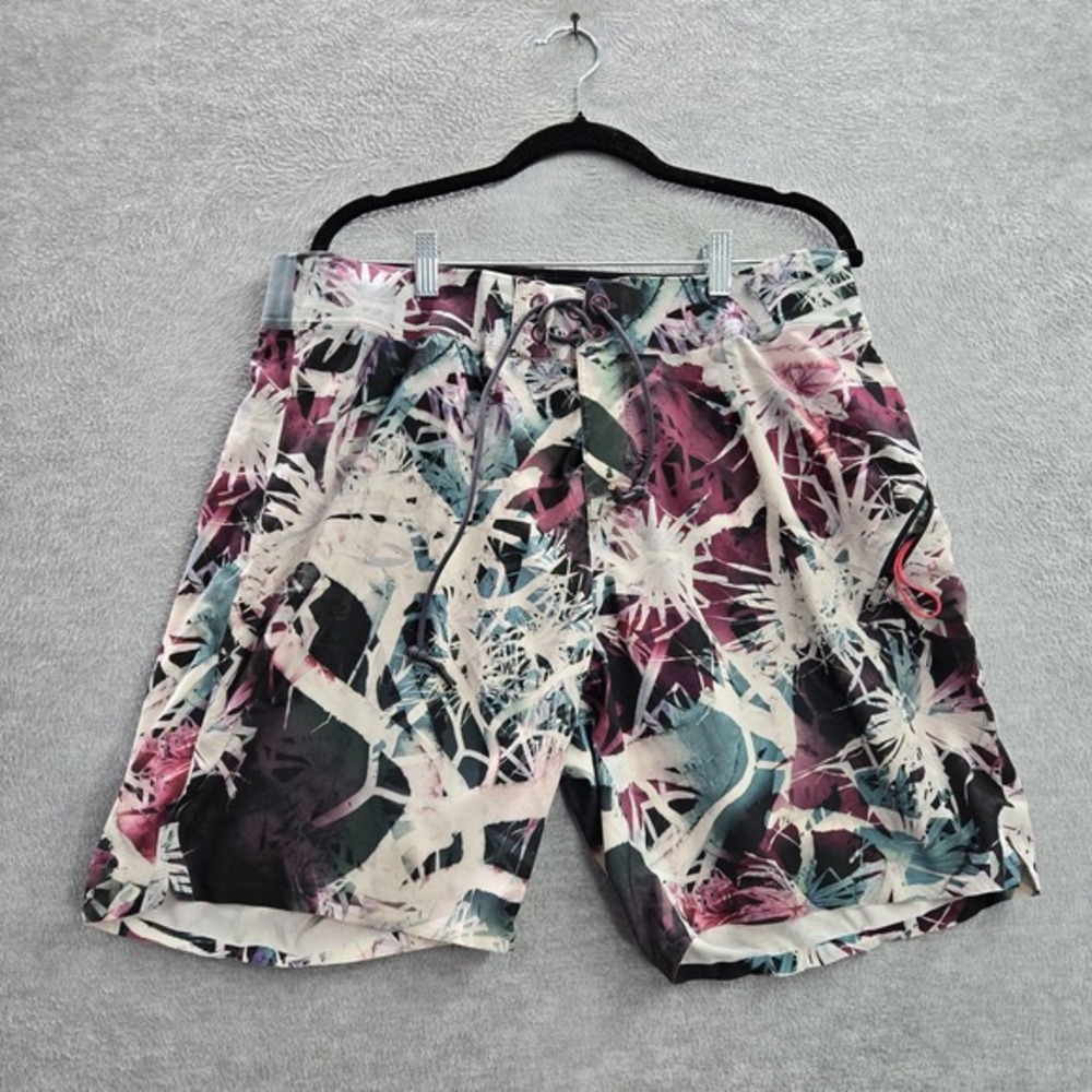 Lululemon Men Swimwear‎ 36 Purple El Currant Board Shorts Cargo Pocket Lined